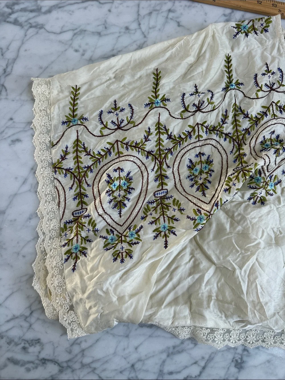 Free People Ivory Floral Satin Poncho Blouse Embroidered Sz M VTG
